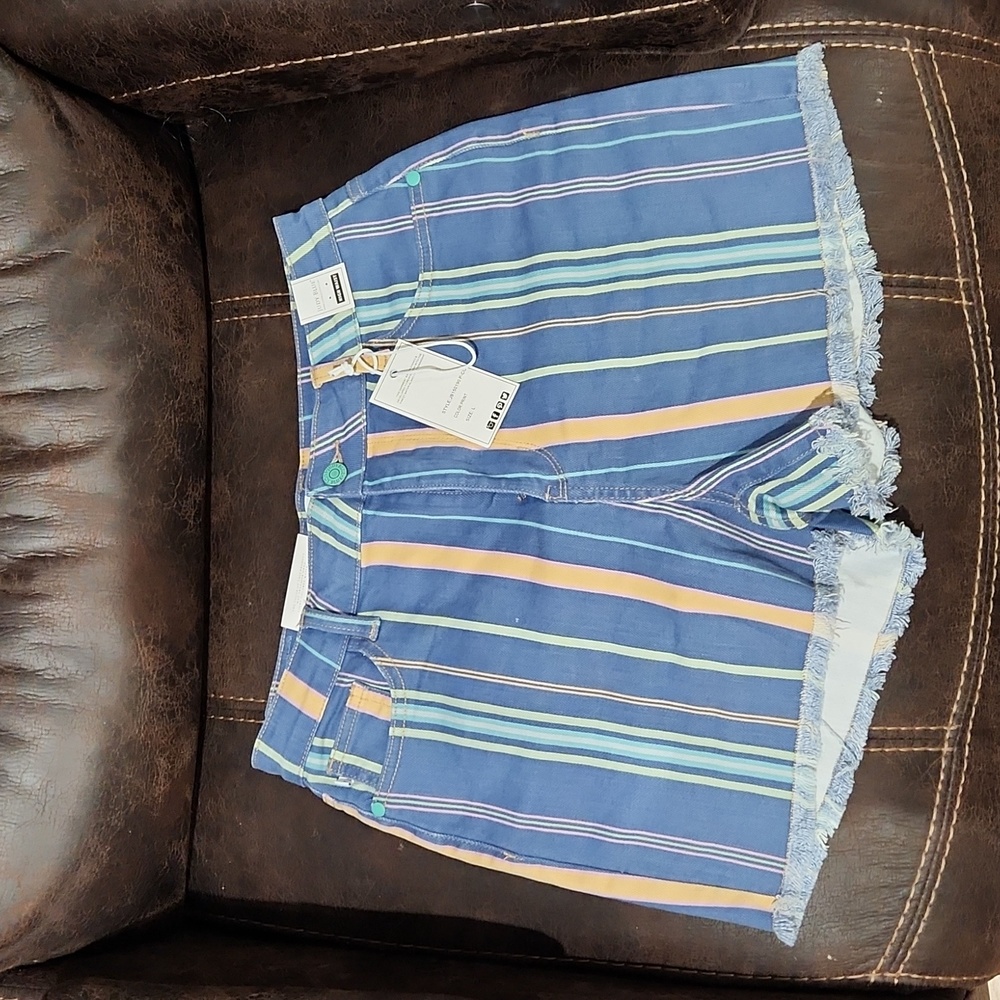 Judy blue shorts size large